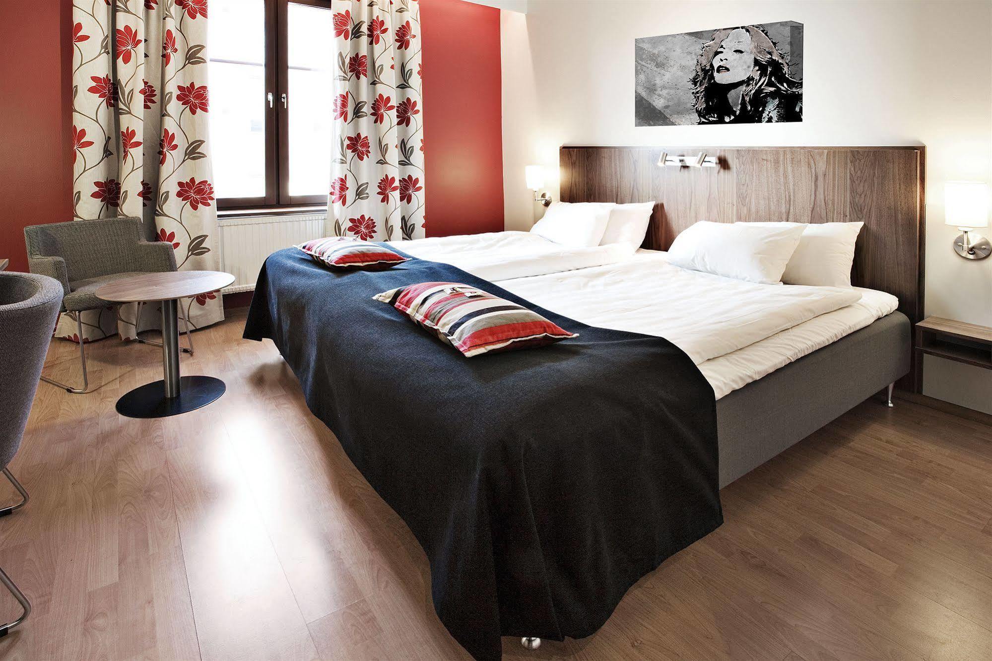 Home Hotel Kung Oscar Trollhättan Εξωτερικό φωτογραφία